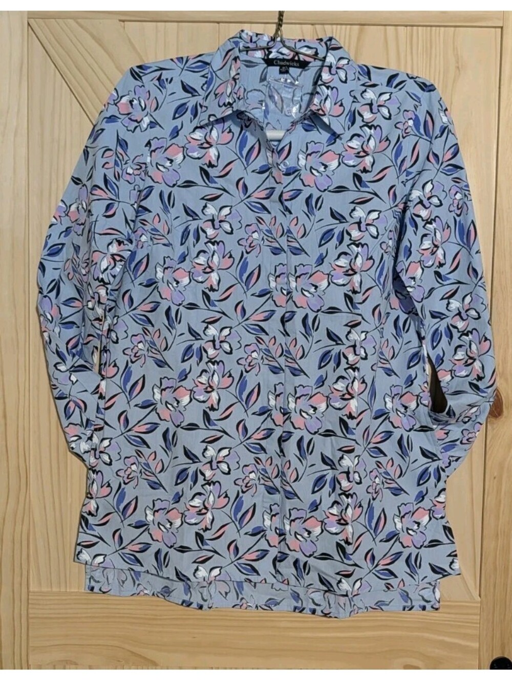 CHADWICKS Women’s Size Medium  Top Button Down Blue Floral Tunic W/ Pockets